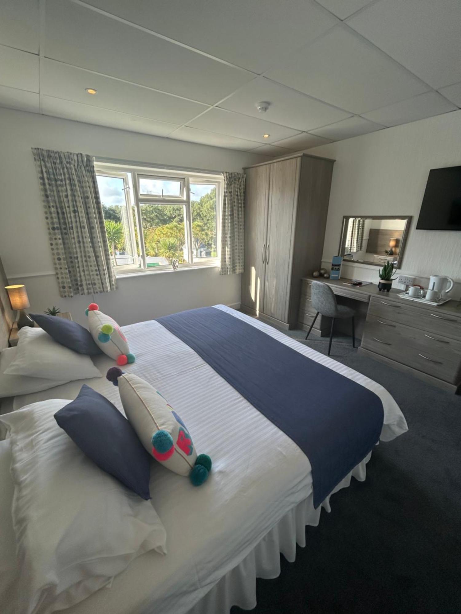 เวสต์ฮิลล์ คันทรี่ โฮเต็ล Hotel Saint Helier ภายนอก รูปภาพ
