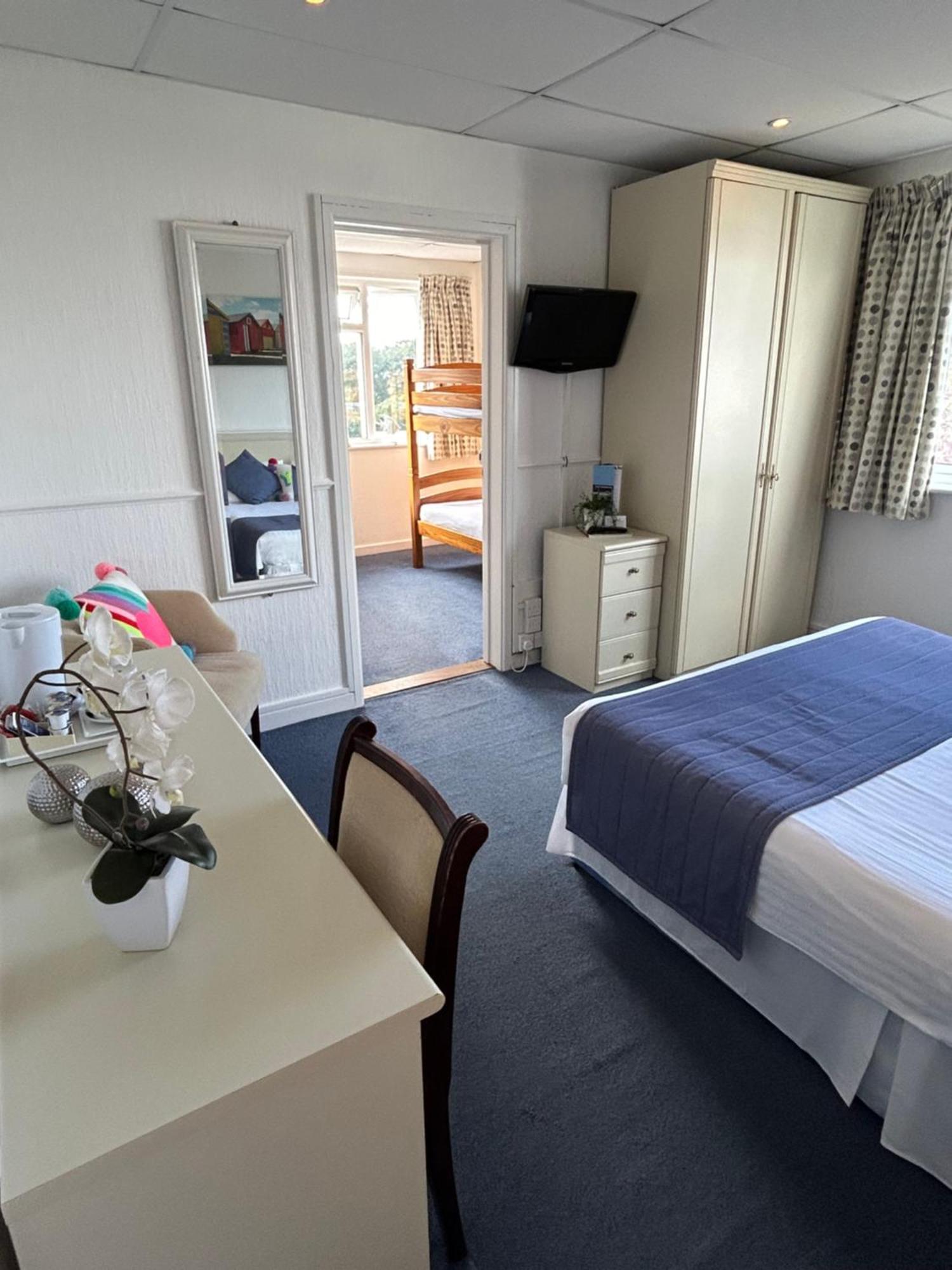 เวสต์ฮิลล์ คันทรี่ โฮเต็ล Hotel Saint Helier ภายนอก รูปภาพ