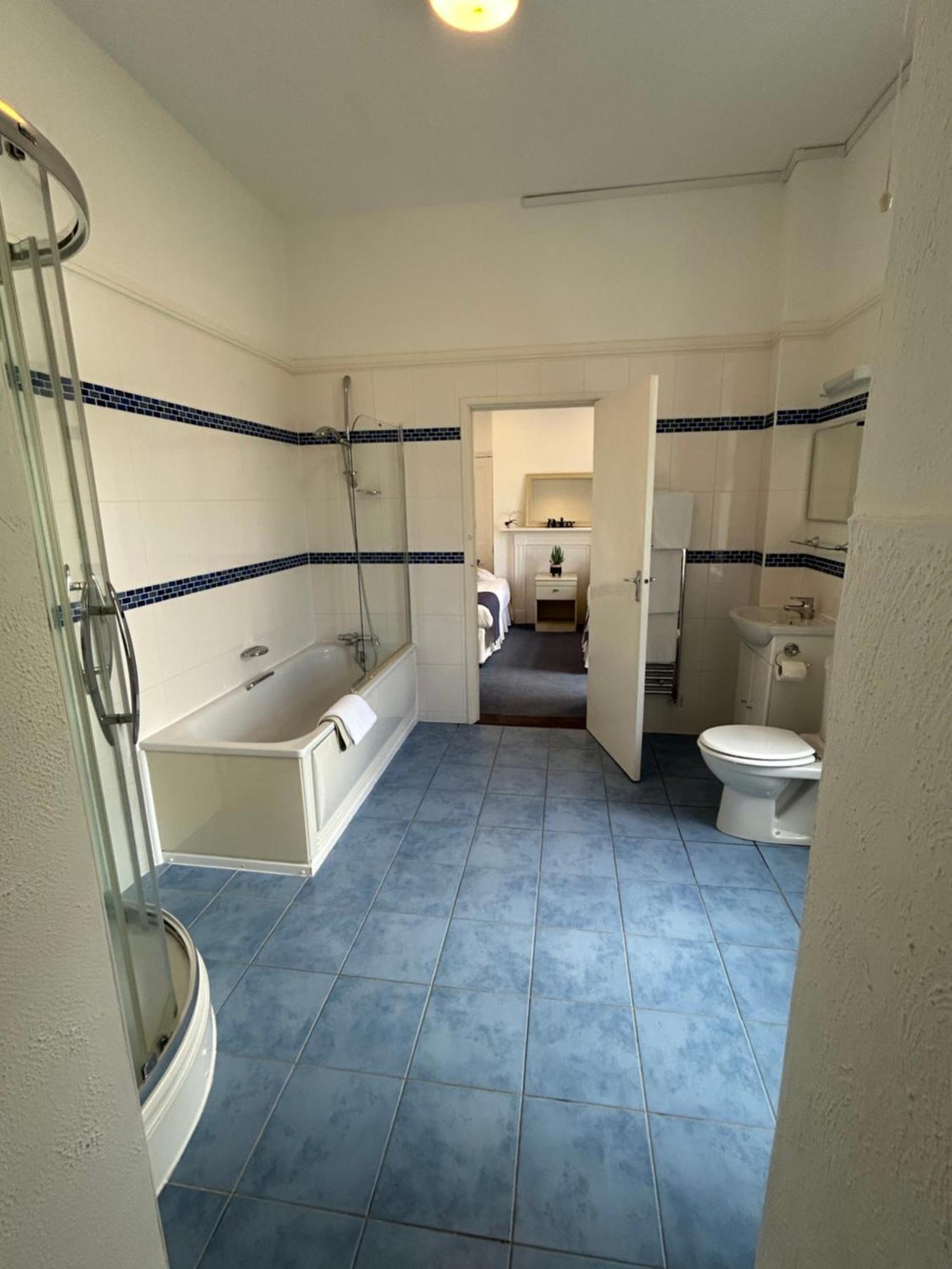 เวสต์ฮิลล์ คันทรี่ โฮเต็ล Hotel Saint Helier ภายนอก รูปภาพ
