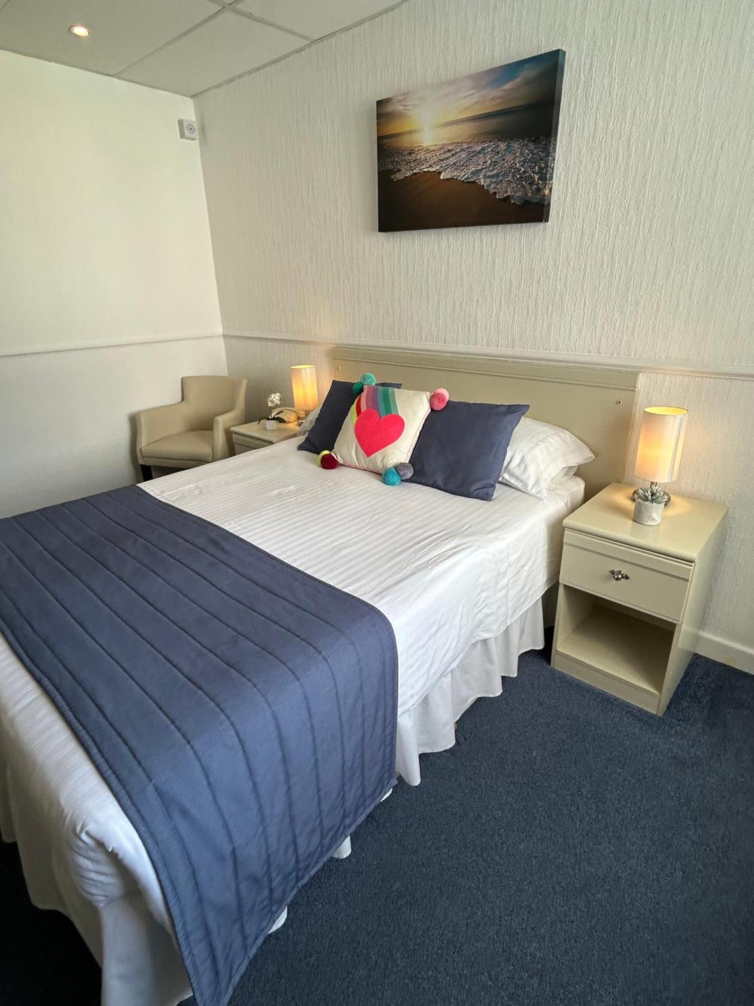 เวสต์ฮิลล์ คันทรี่ โฮเต็ล Hotel Saint Helier ภายนอก รูปภาพ