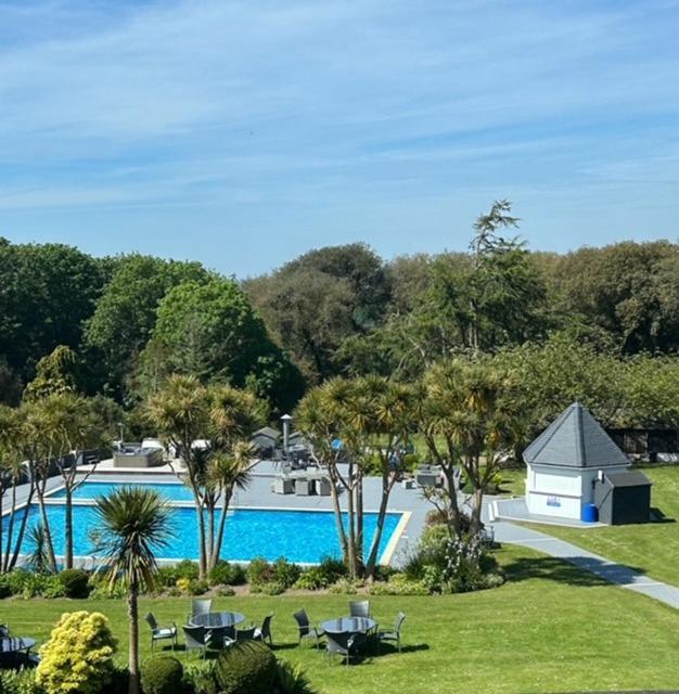 เวสต์ฮิลล์ คันทรี่ โฮเต็ล Hotel Saint Helier ภายนอก รูปภาพ