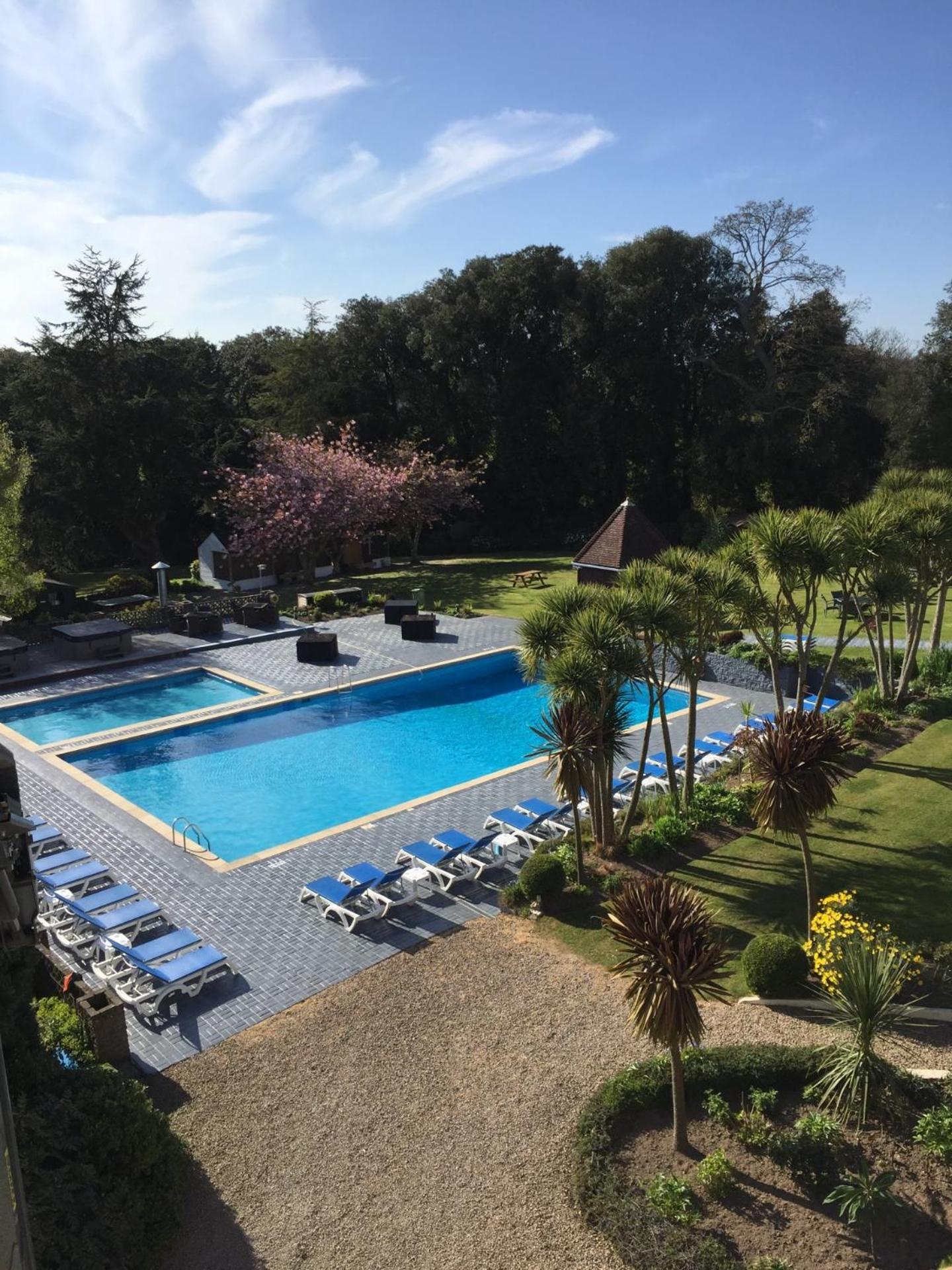 เวสต์ฮิลล์ คันทรี่ โฮเต็ล Hotel Saint Helier ภายนอก รูปภาพ