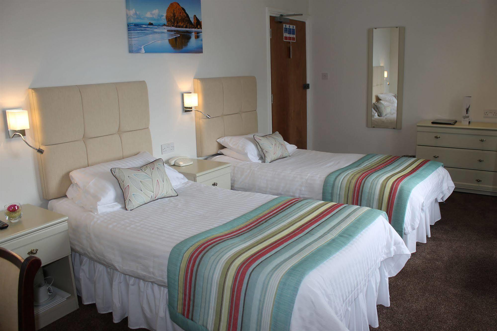 เวสต์ฮิลล์ คันทรี่ โฮเต็ล Hotel Saint Helier ภายนอก รูปภาพ