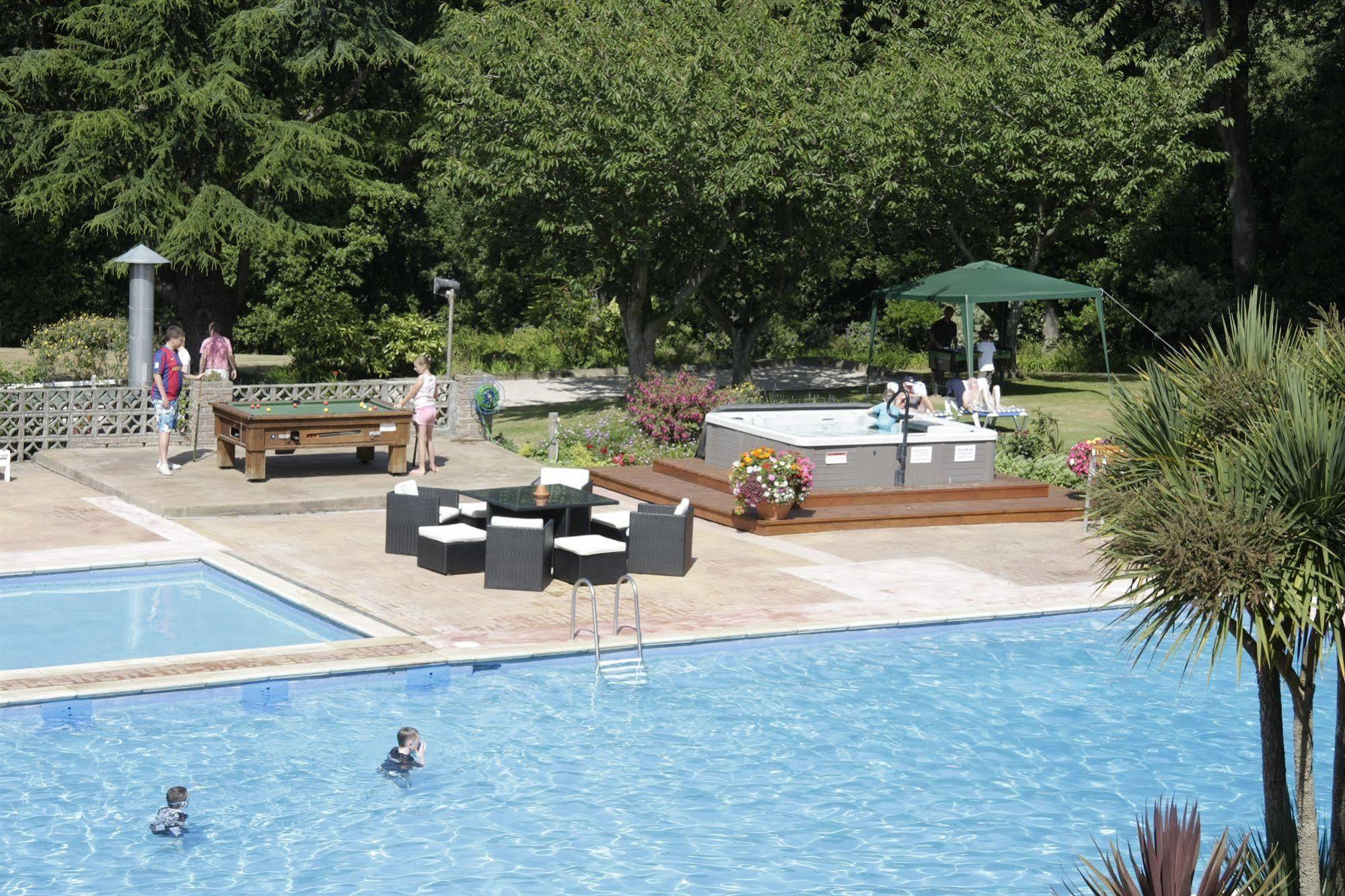 เวสต์ฮิลล์ คันทรี่ โฮเต็ล Hotel Saint Helier ภายนอก รูปภาพ