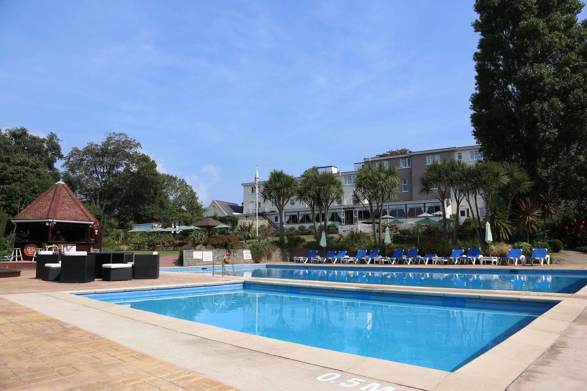 เวสต์ฮิลล์ คันทรี่ โฮเต็ล Hotel Saint Helier ภายนอก รูปภาพ