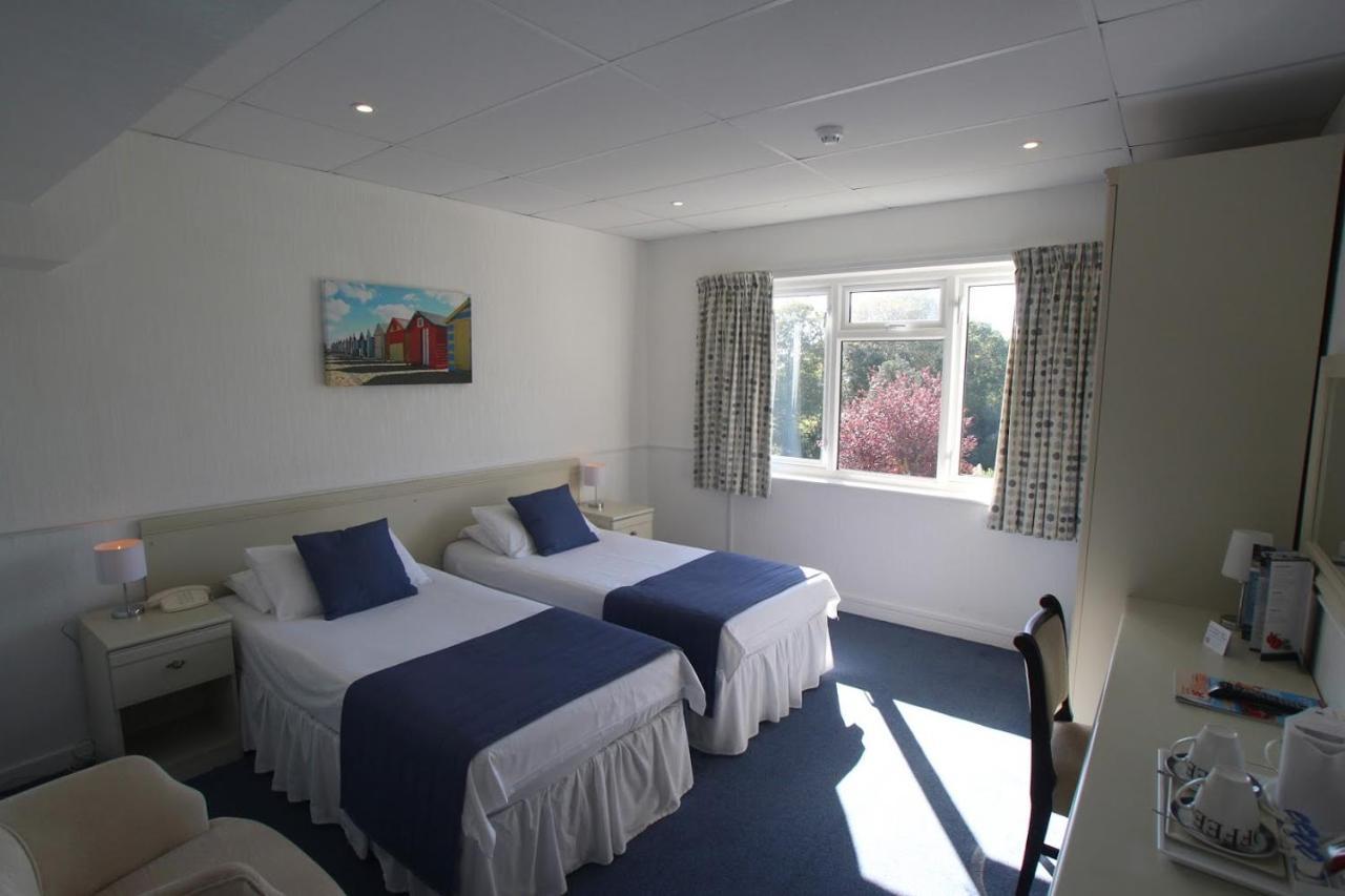 เวสต์ฮิลล์ คันทรี่ โฮเต็ล Hotel Saint Helier ภายนอก รูปภาพ